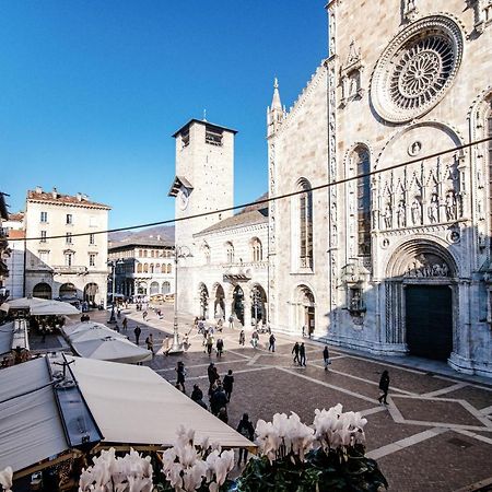 Апартаменти La Finestra Sul Duomo - The House Of Travelers Комо Екстер'єр фото
