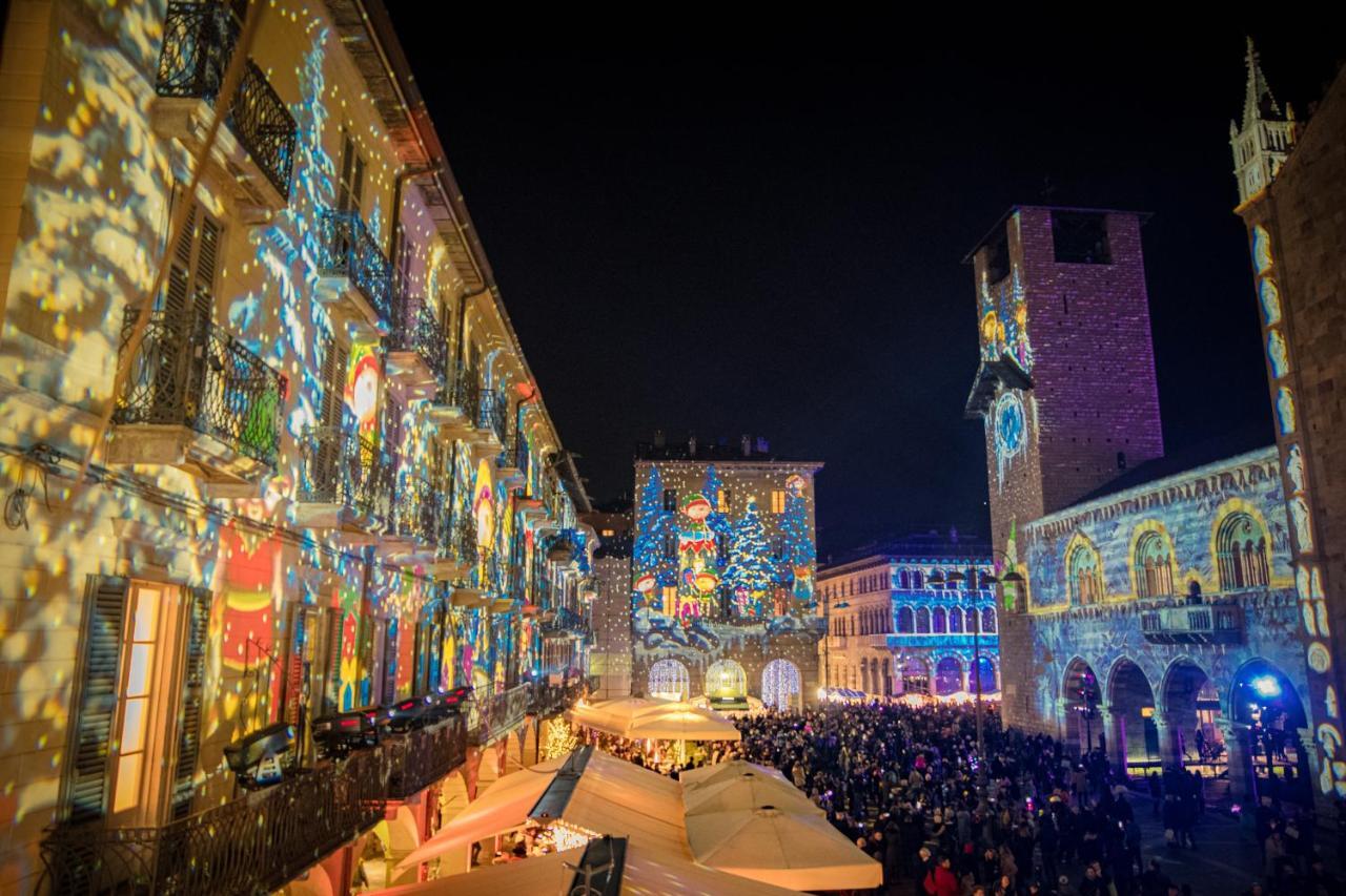 Апартаменти La Finestra Sul Duomo - The House Of Travelers Комо Екстер'єр фото